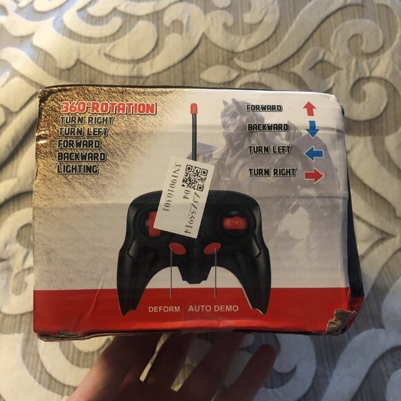 NEW 2 in 1 Transformer Remote Control Car Deformation Robot Lamborghini Red - Picture 3 of 6